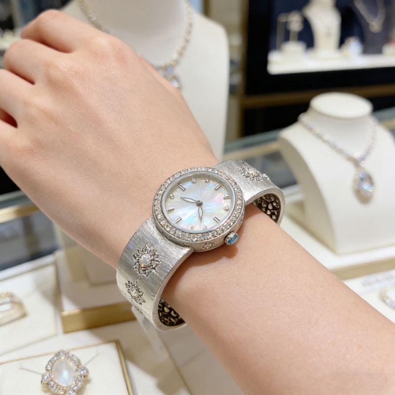 Luxury Watch Drawing - Часы Cameo с тонкой ручной работой,