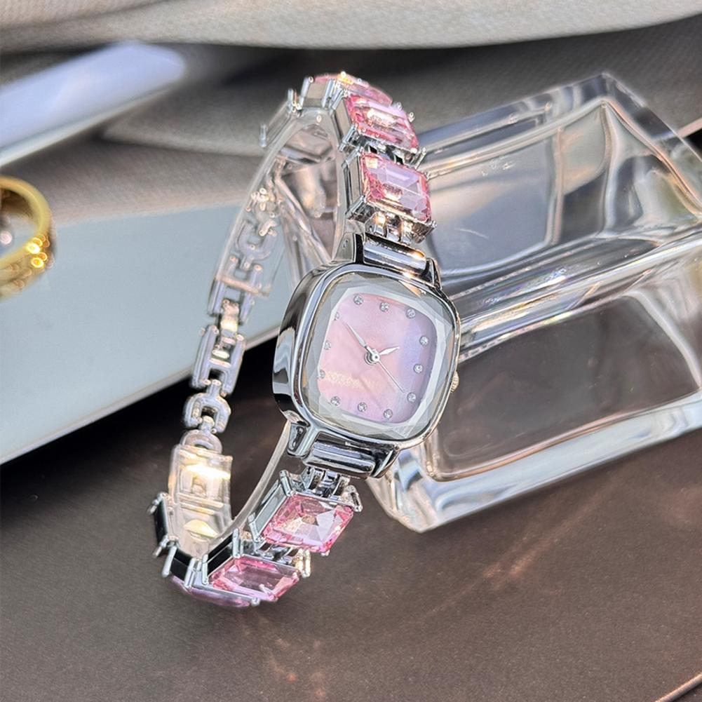 Блестящие женские часы-браслет – обзор и цена Quiet Luxury Watch