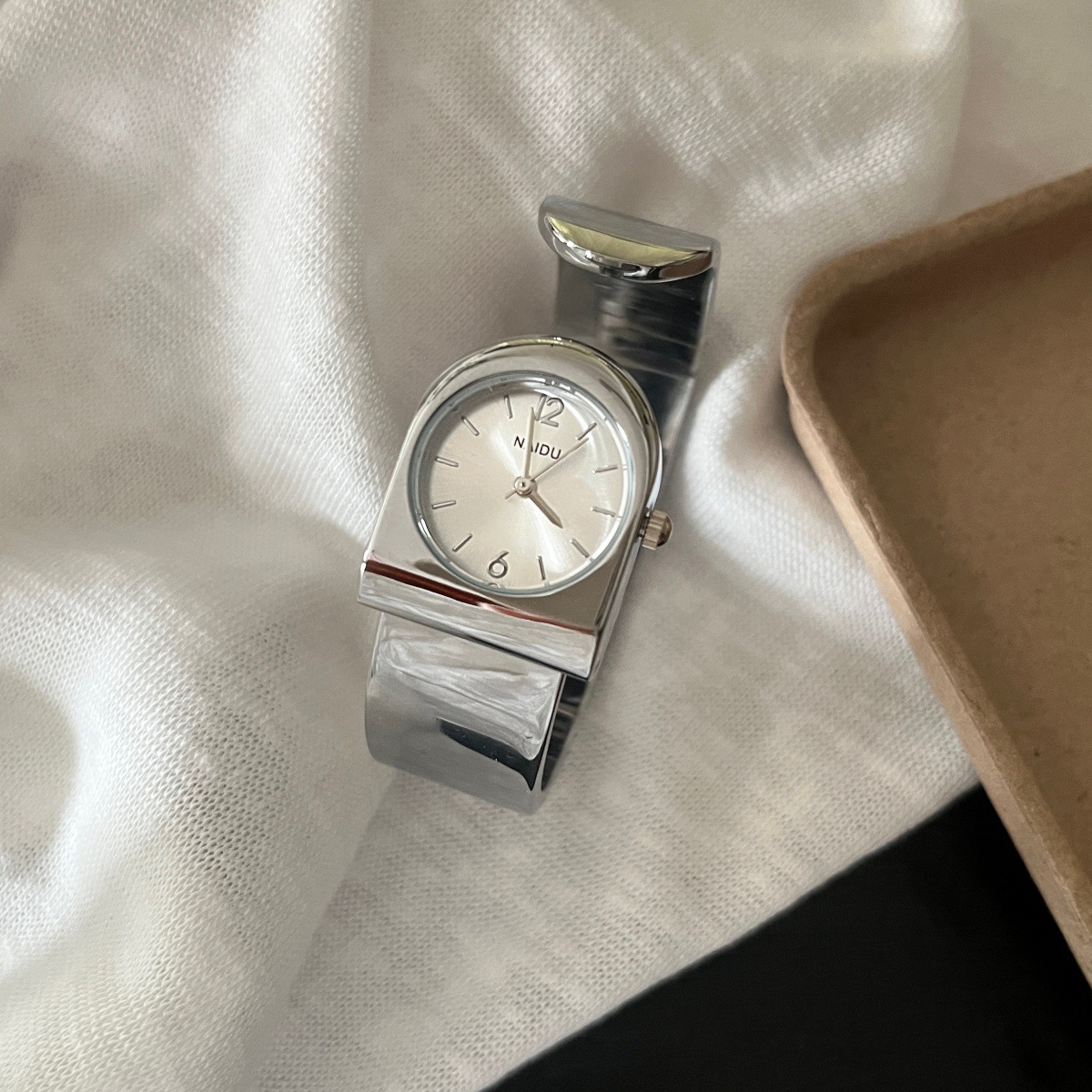 Новые золотые часы-браслет 202 – обзор и цена Luxury Watch Level
