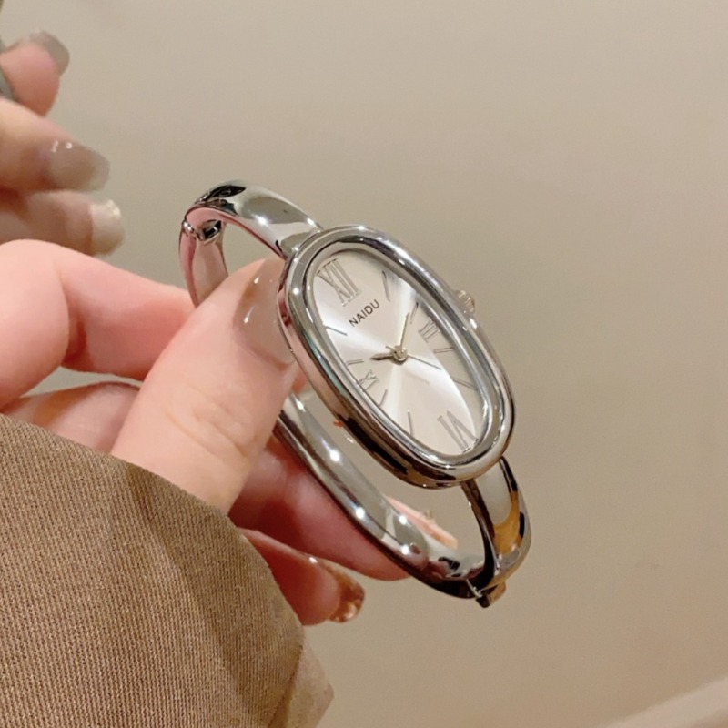 Элитные женские кварцевые часы – обзор и цена Quiet Luxury Watch